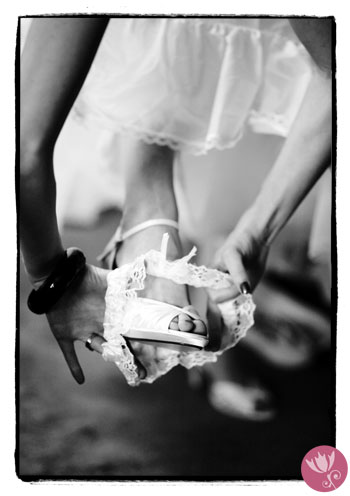 candid wedding photography